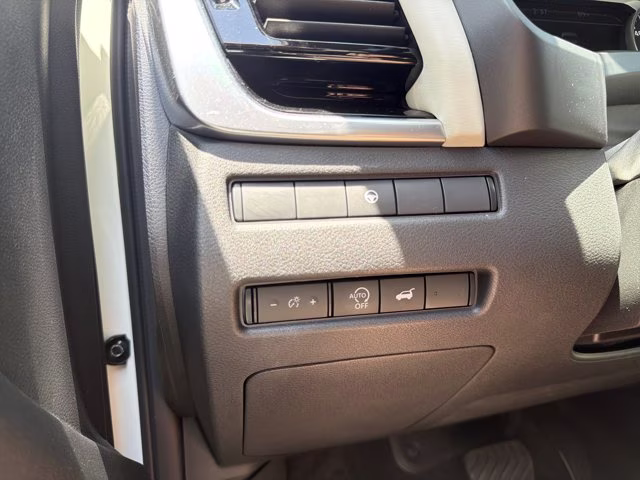 2023 Pearl White Tricoat Nissan Rogue SL FWD SUV