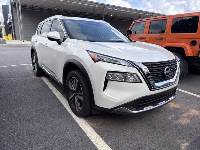 2023 Pearl White Tricoat Nissan Rogue SL FWD SUV