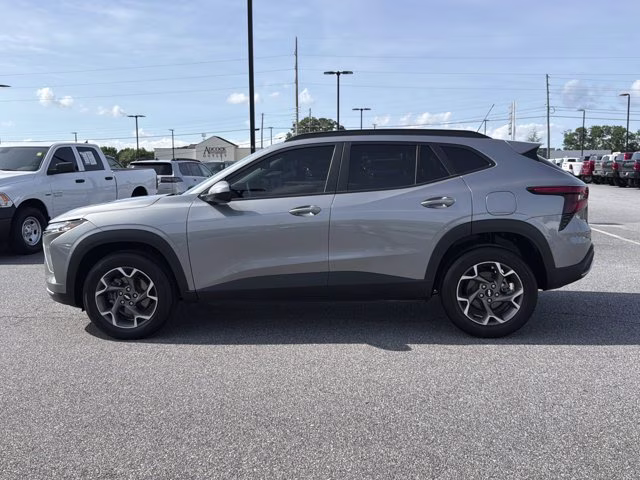 2025 Sterling Gray Metallic Chevrolet Trax LT FWD SUV