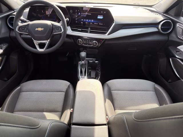 2025 Sterling Gray Metallic Chevrolet Trax LT FWD SUV