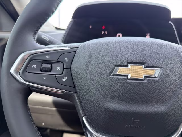 2025 Sterling Gray Metallic Chevrolet Trax LT FWD SUV