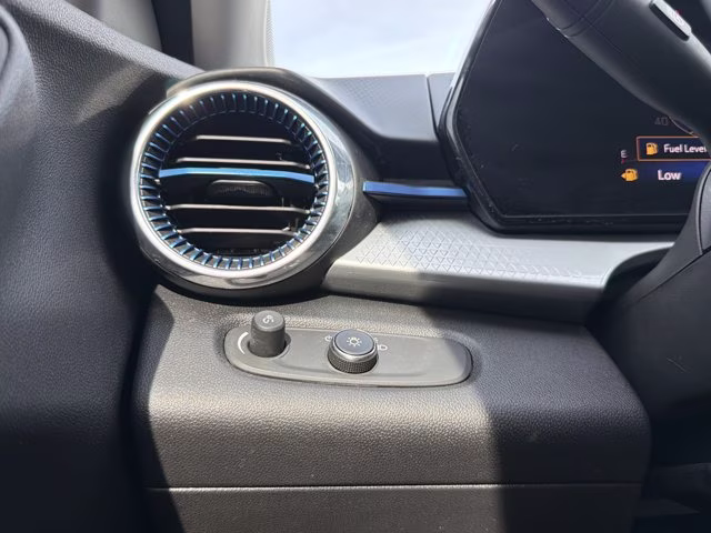 2025 Sterling Gray Metallic Chevrolet Trax LT FWD SUV
