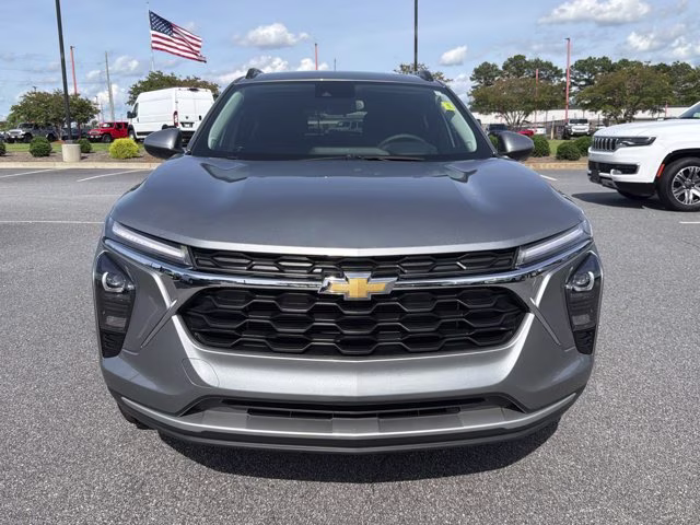 2025 Sterling Gray Metallic Chevrolet Trax LT FWD SUV