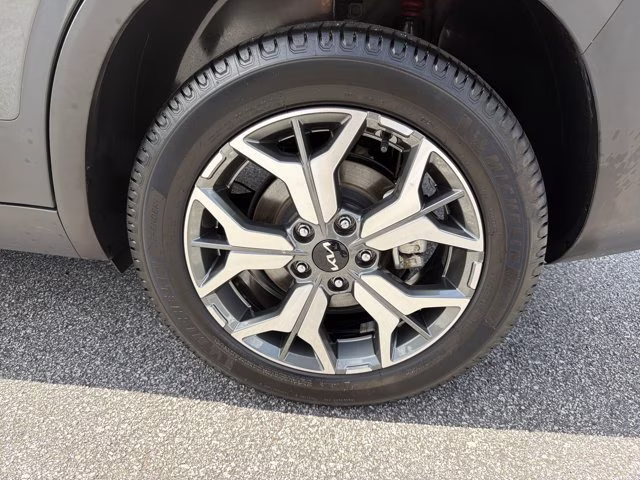 2023 Gravity Gray Kia Seltos EX AWD SUV