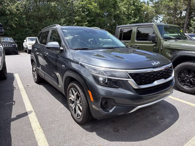 2023 Gravity Gray Kia Seltos EX AWD SUV