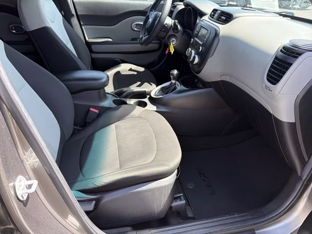 2019 Titanium Gray Kia Soul Base FWD Hatchback