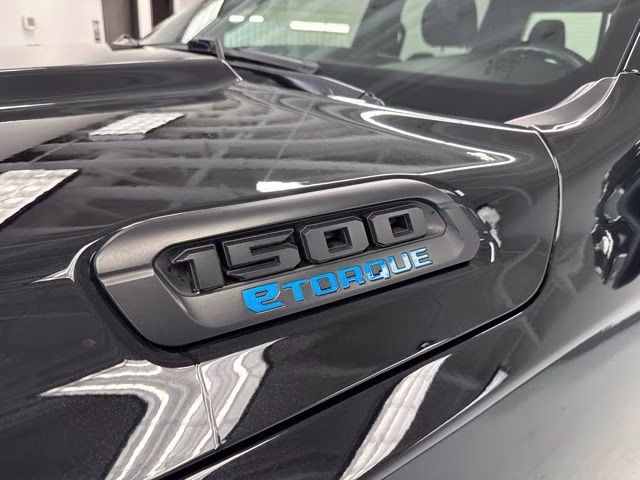 2023 Diamond Black Crystal Pearlcoat Ram 1500 Big Horn 4X4 Truck