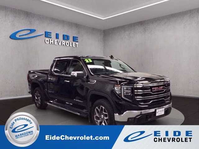 2023 GMC Sierra SLT 4WD Crew Cab Short Box's photo