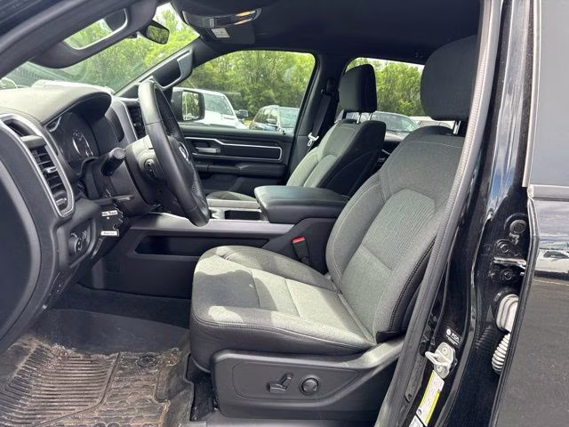 2023 Diamond Black Crystal Pearlcoat Ram 1500 Big Horn 4X4 Truck