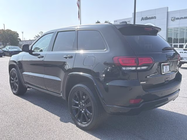 2019 Diamond Black Crystal Pearlcoat Jeep Grand Cherokee Altitude 4X4 SUV