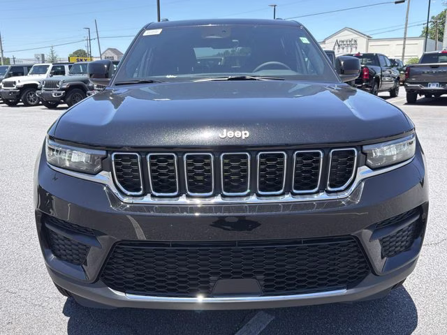 2026 Diamond Black Crystal Pearlcoat Jeep Grand Cherokee Laredo X RWD SUV
