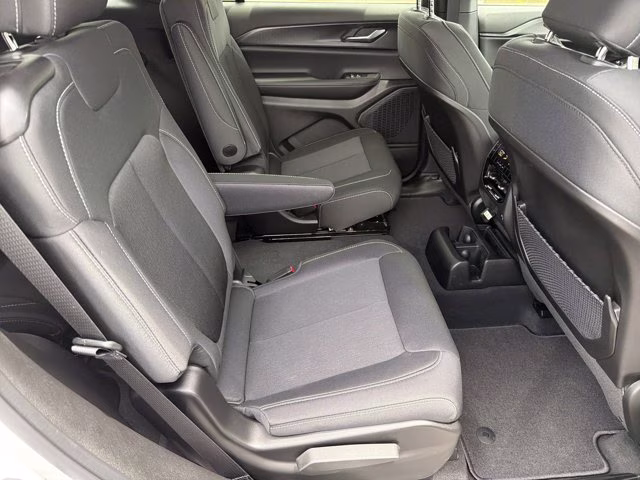 2026 Bright White Clearcoat Jeep Grand Cherokee L Laredo X RWD SUV
