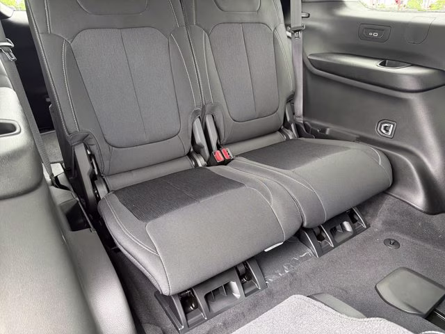 2026 Bright White Clearcoat Jeep Grand Cherokee L Laredo X RWD SUV