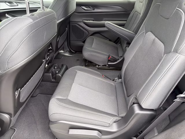 2026 Bright White Clearcoat Jeep Grand Cherokee L Laredo X RWD SUV