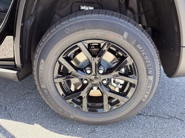 2026 Diamond Black Crystal Pearlcoat Jeep Grand Cherokee L Laredo Altitude RWD SUV