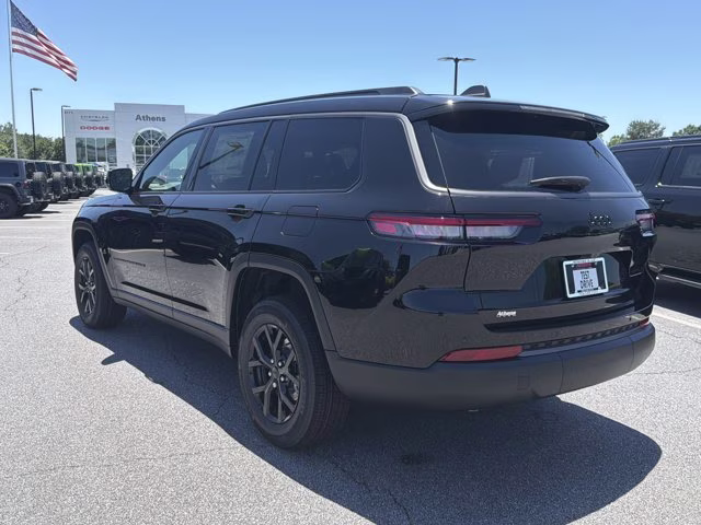 2026 Diamond Black Crystal Pearlcoat Jeep Grand Cherokee L Laredo Altitude RWD SUV