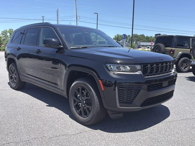 2026 Diamond Black Crystal Pearlcoat Jeep Grand Cherokee L Laredo Altitude RWD SUV
