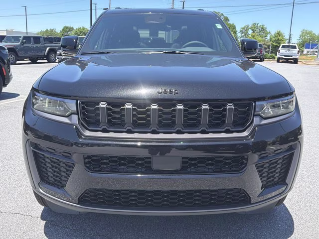 2026 Diamond Black Crystal Pearlcoat Jeep Grand Cherokee L Laredo Altitude RWD SUV
