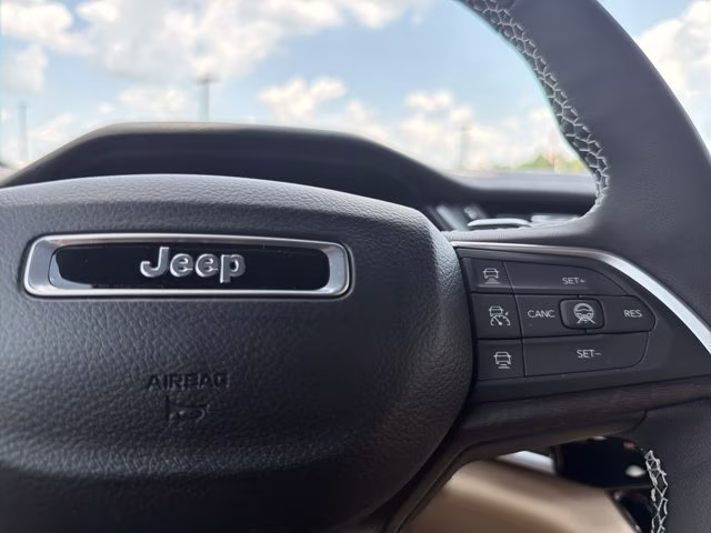 2026 Bright White Clearcoat Jeep Grand Cherokee L Limited RWD SUV