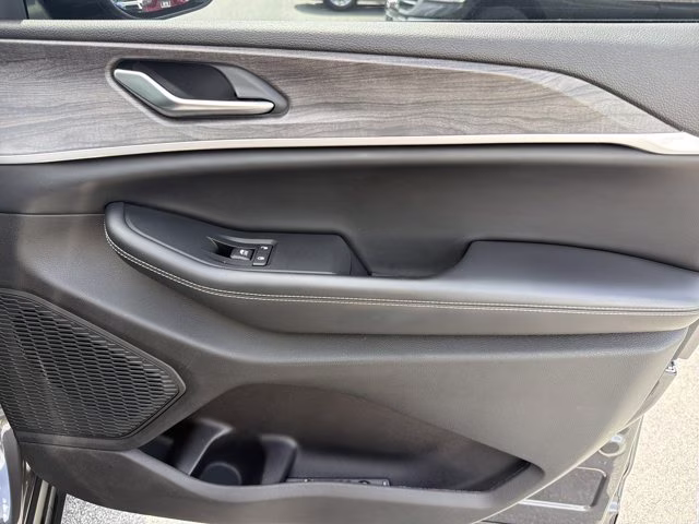 2023 Baltic Gray Metallic Clearcoat Jeep Grand Cherokee L Limited 4X4 SUV