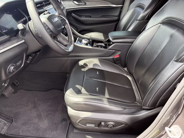 2023 Baltic Gray Metallic Clearcoat Jeep Grand Cherokee L Limited 4X4 SUV