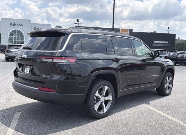 2026 Diamond Black Crystal Pearlcoat Jeep Grand Cherokee L Limited 4X4 SUV