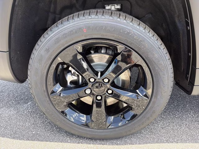 2026 Baltic Gray Metallic Clearcoat Jeep Grand Cherokee L Limited 4X4 SUV