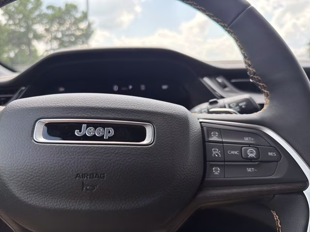 2026 Diamond Black Crystal Pearlcoat Jeep Grand Cherokee L 85th Anniversary Edition 4X4 SUV