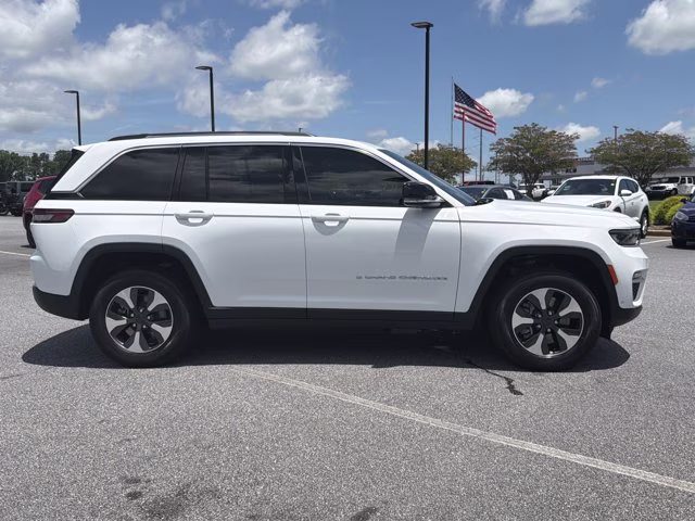 2022 Bright White Clearcoat Jeep Grand Cherokee 4xe 4xe 4X4 SUV