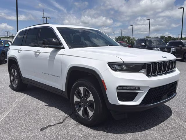 2022 Bright White Clearcoat Jeep Grand Cherokee 4xe 4xe 4X4 SUV
