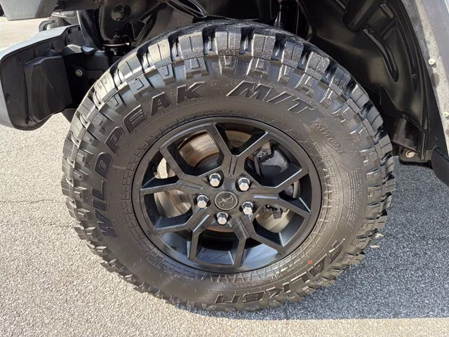 2023 Sting-Gray Clearcoat Jeep Gladiator Willys 4X4 Truck