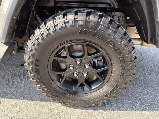 2023 Sting-Gray Clearcoat Jeep Gladiator Willys 4X4 Truck