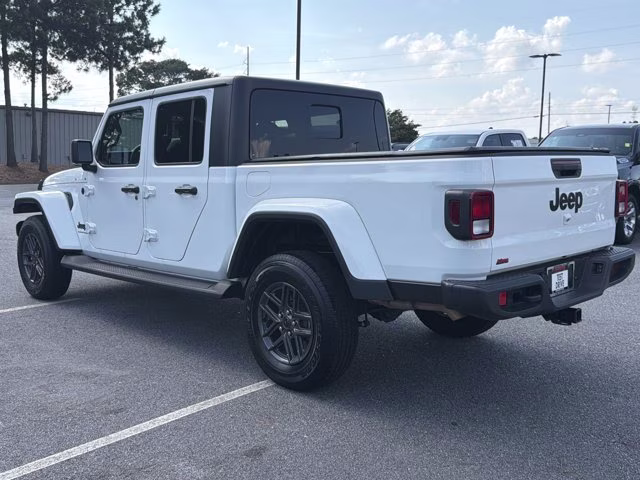 2023 Bright White Clearcoat Jeep Gladiator Sport S 4X4 Truck