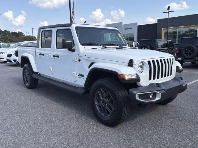 2023 Bright White Clearcoat Jeep Gladiator Sport S 4X4 Truck