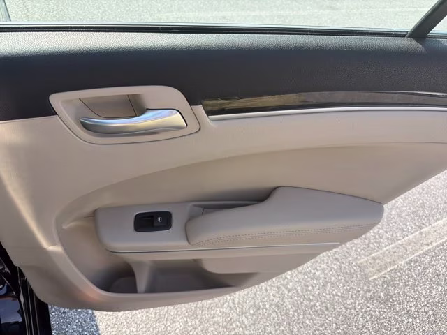 2014 Gloss Black Chrysler 300 Base RWD Sedan