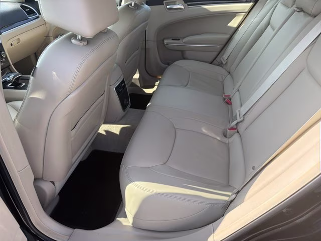 2014 Gloss Black Chrysler 300 Base RWD Sedan