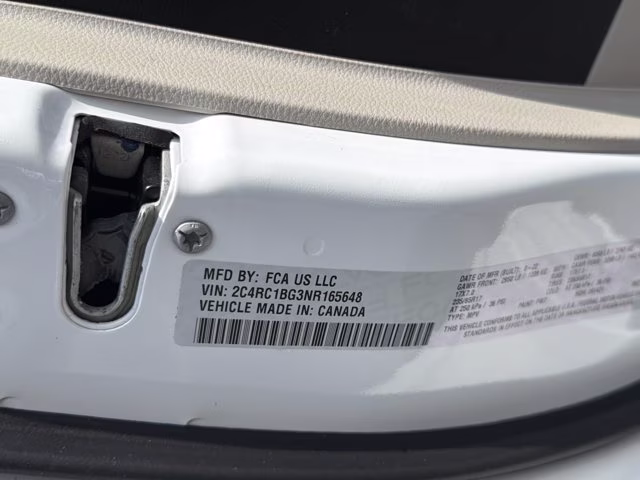 2022 Bright White Clearcoat Chrysler Pacifica Touring L FWD Van