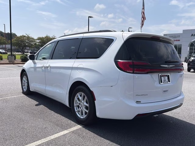 2022 Bright White Clearcoat Chrysler Pacifica Touring L FWD Van