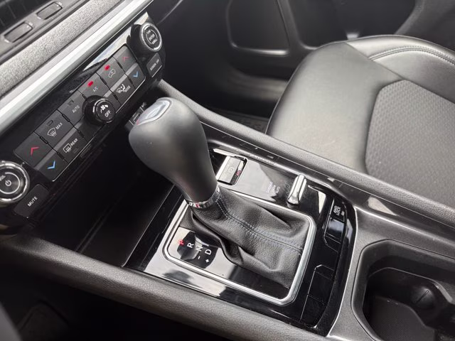 2022 Diamond Black Crystal Pearlcoat Jeep Compass Latitude 4X4 SUV