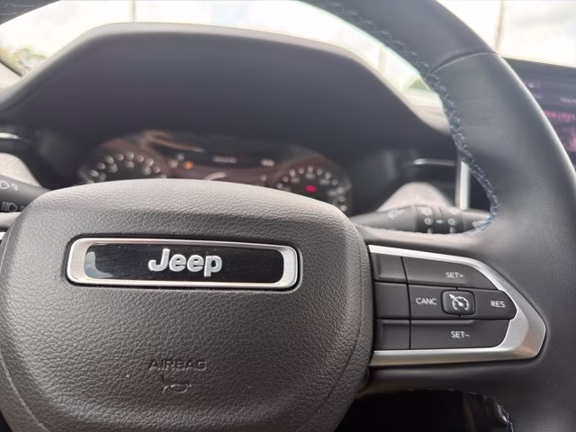 2022 Diamond Black Crystal Pearlcoat Jeep Compass Latitude 4X4 SUV