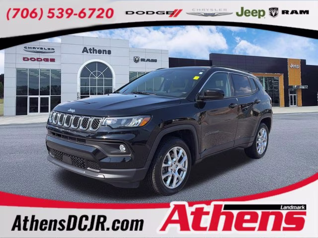 2023 Diamond Black Crystal Pearlcoat Jeep Compass Latitude Lux 4X4 SUV