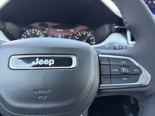 2023 Diamond Black Crystal Pearlcoat Jeep Compass Latitude Lux 4X4 SUV