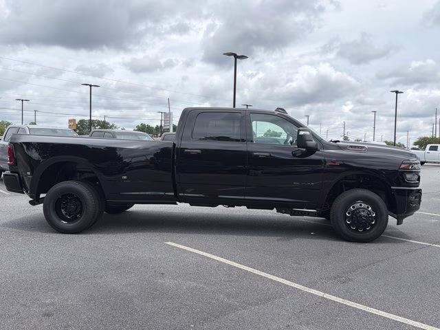 2026 Diamond Black Crystal Pearlcoat Ram 3500 Big Horn 4X4 Truck