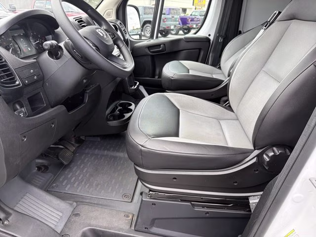 2025 Bright White Clearcoat Ram ProMaster Cargo Van Tradesman FWD Van