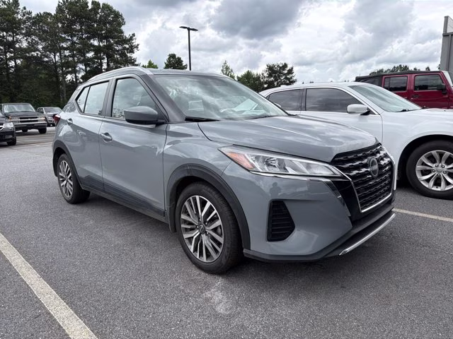 2024 Boulder Gray Pearl Nissan Kicks SV FWD SUV