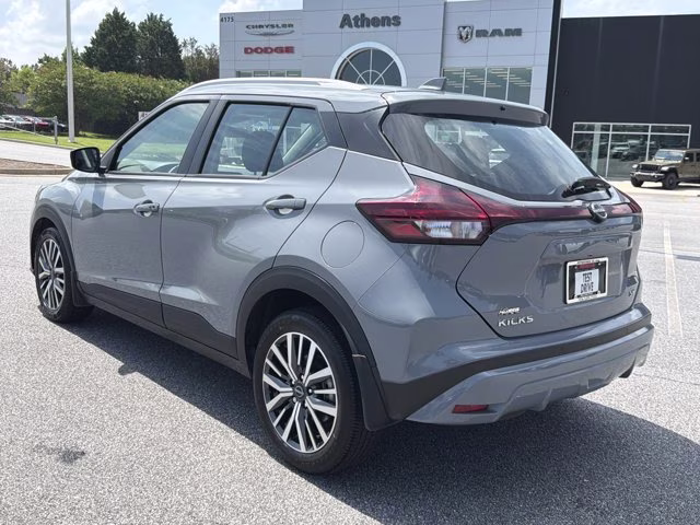2024 Boulder Gray Pearl Nissan Kicks SV FWD SUV