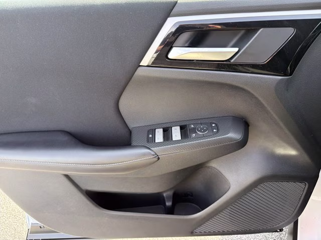 2024 White Diamond Mitsubishi Outlander ES FWD SUV