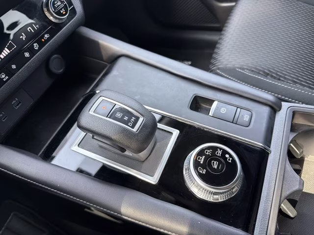 2024 White Diamond Mitsubishi Outlander ES FWD SUV