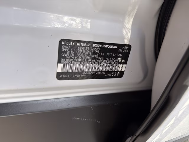 2024 White Diamond Mitsubishi Outlander ES FWD SUV