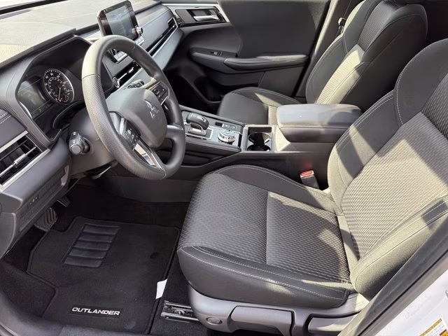 2024 White Diamond Mitsubishi Outlander ES FWD SUV